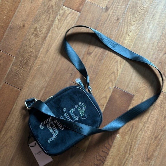JUICY COUTURE Velour Camera Logo rhinestonecrossbody bag New - Picture 13 of 15